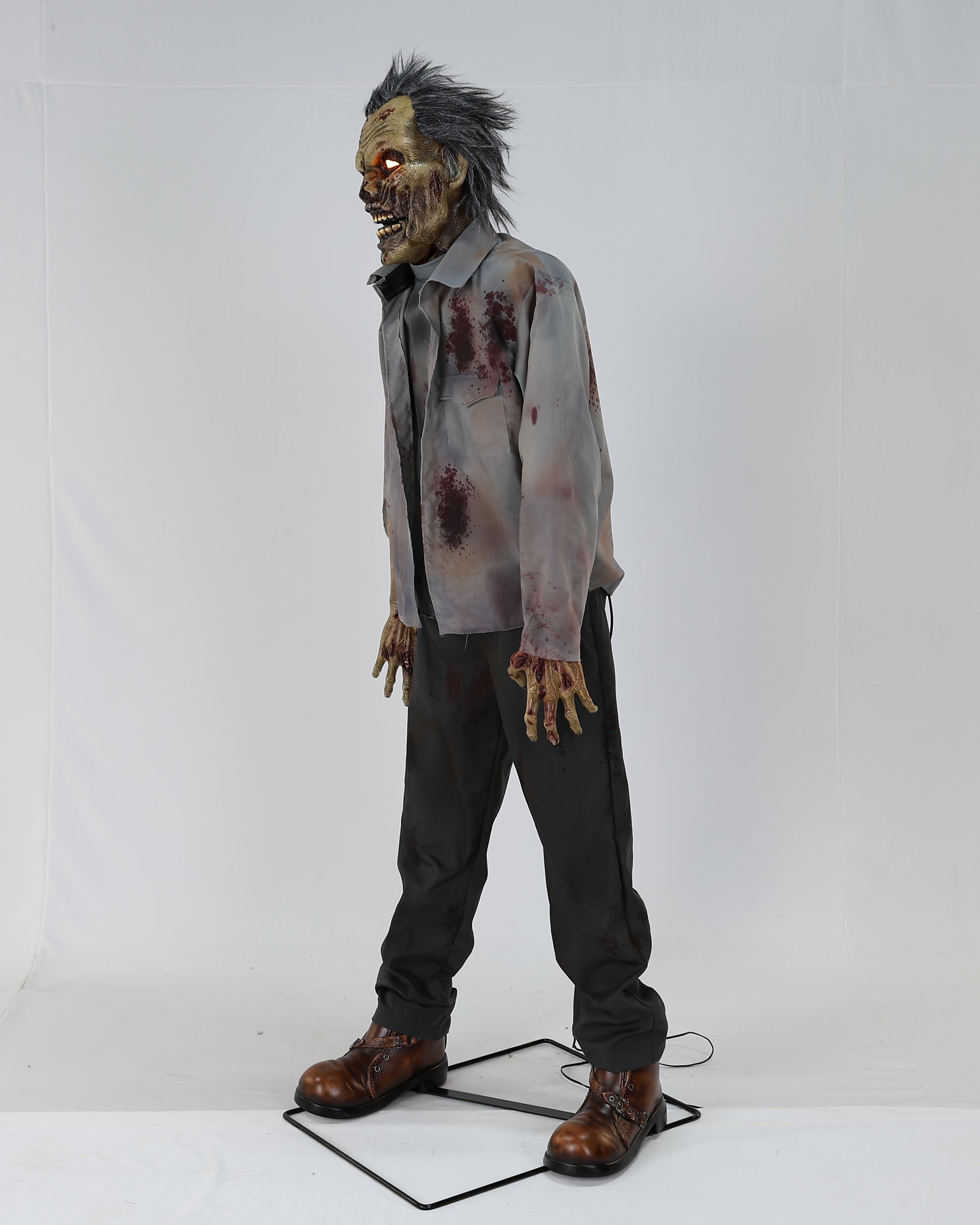Animatronic Swiveling Zombie