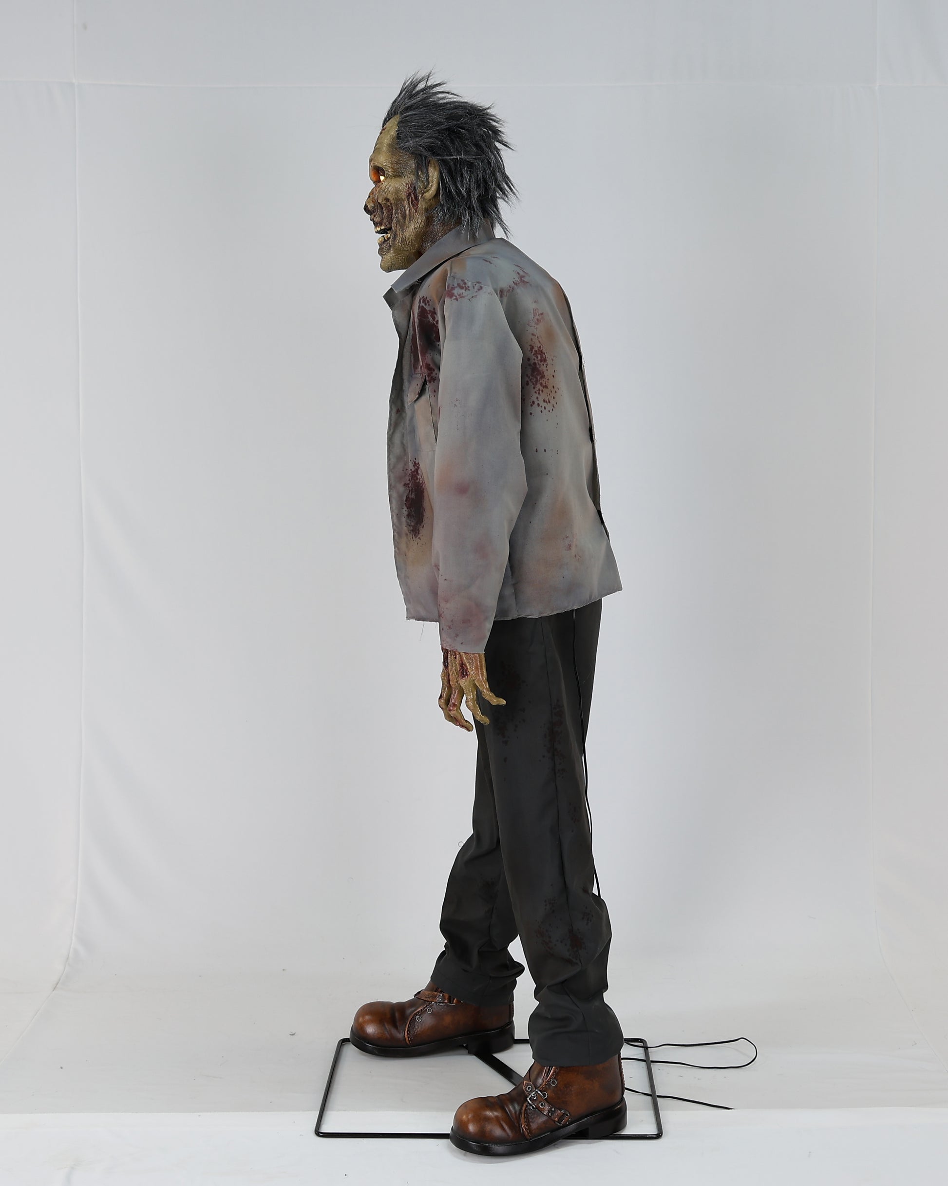 Animatronic Swiveling Zombie