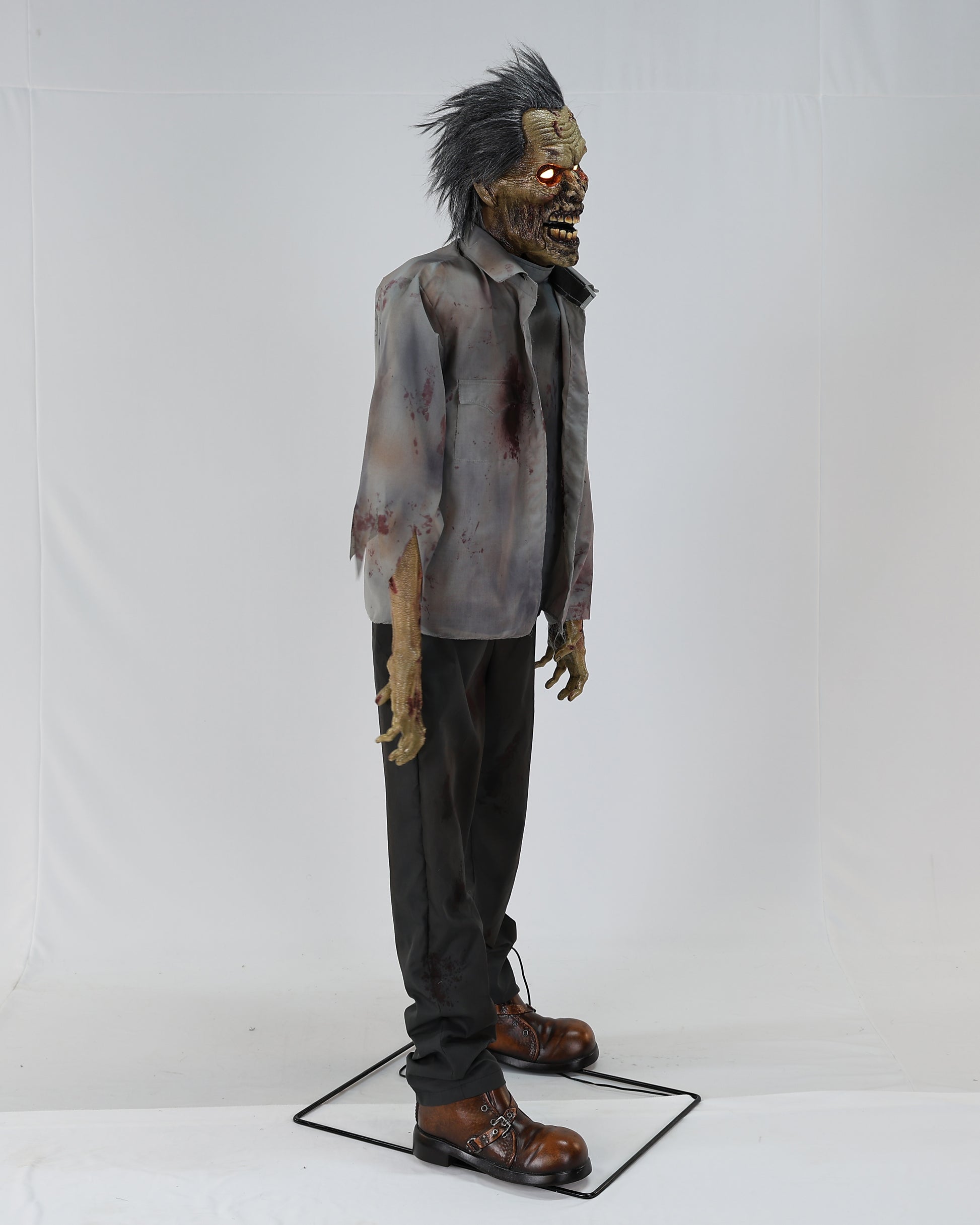 Animatronic Swiveling Zombie